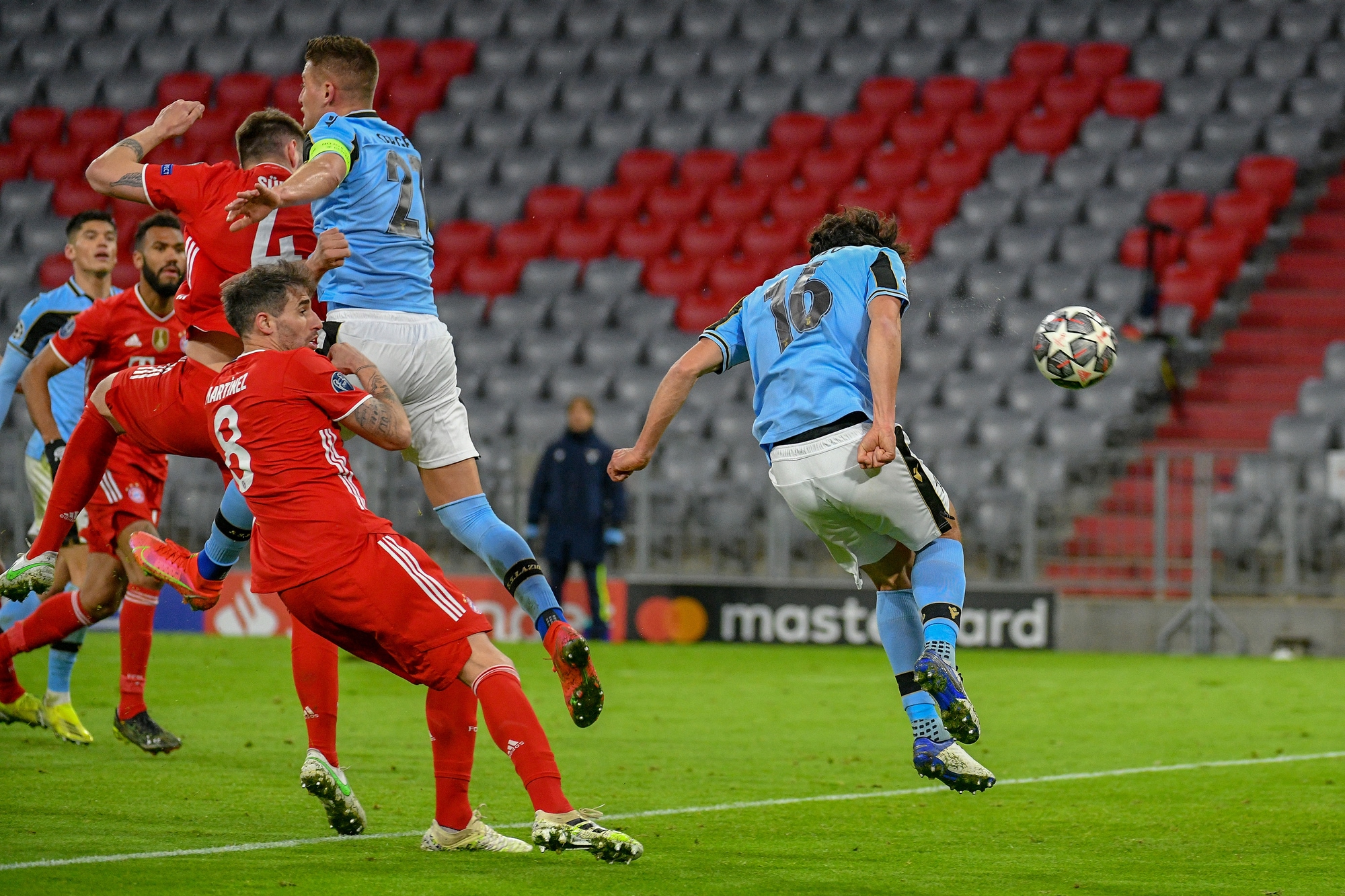 LA CRONACA | Champions League, Bayern-Lazio 2-1: Parolo, premio alla carriera