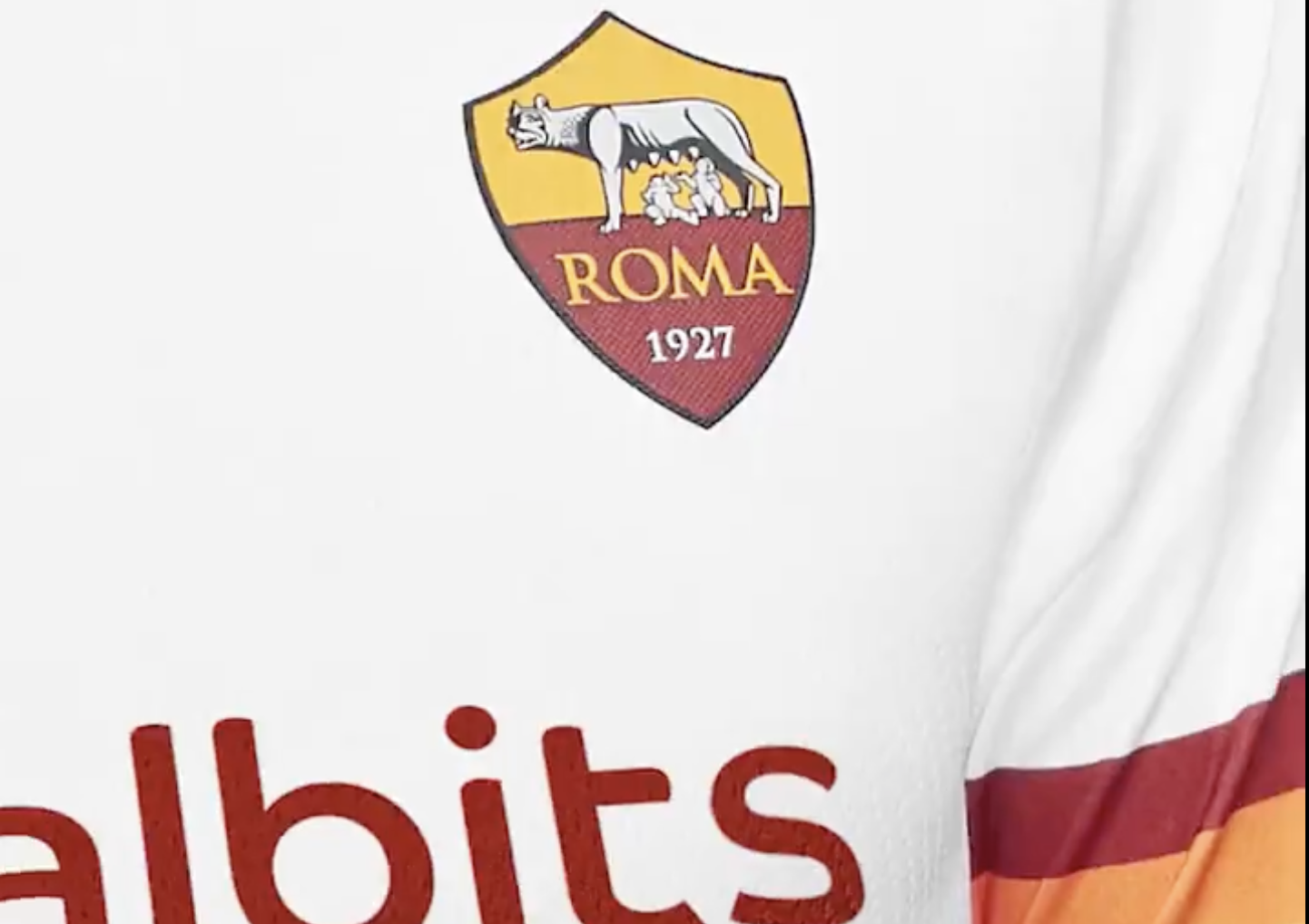 Roma, presentata la seconda maglia 21/22: sarà bianca ed esordirà con il Trabzonspor